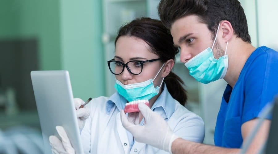 Implantes dentales parciales - Odontologos en Córdoba